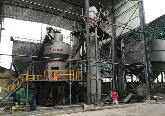 碳酸錳立式磨粉機，貴州客戶現(xiàn)場