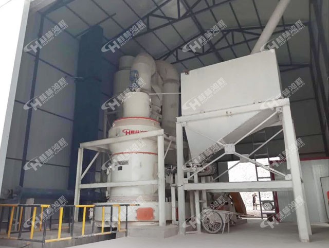 鈉長石磨粉設(shè)備,鈉長石磨粉機,長石磨粉機,HC縱擺式磨,新型雷蒙磨